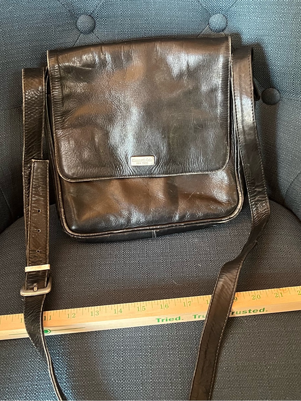 Vintage Kenneth Cole Genuine Leather Shoulder Crossbody Bag